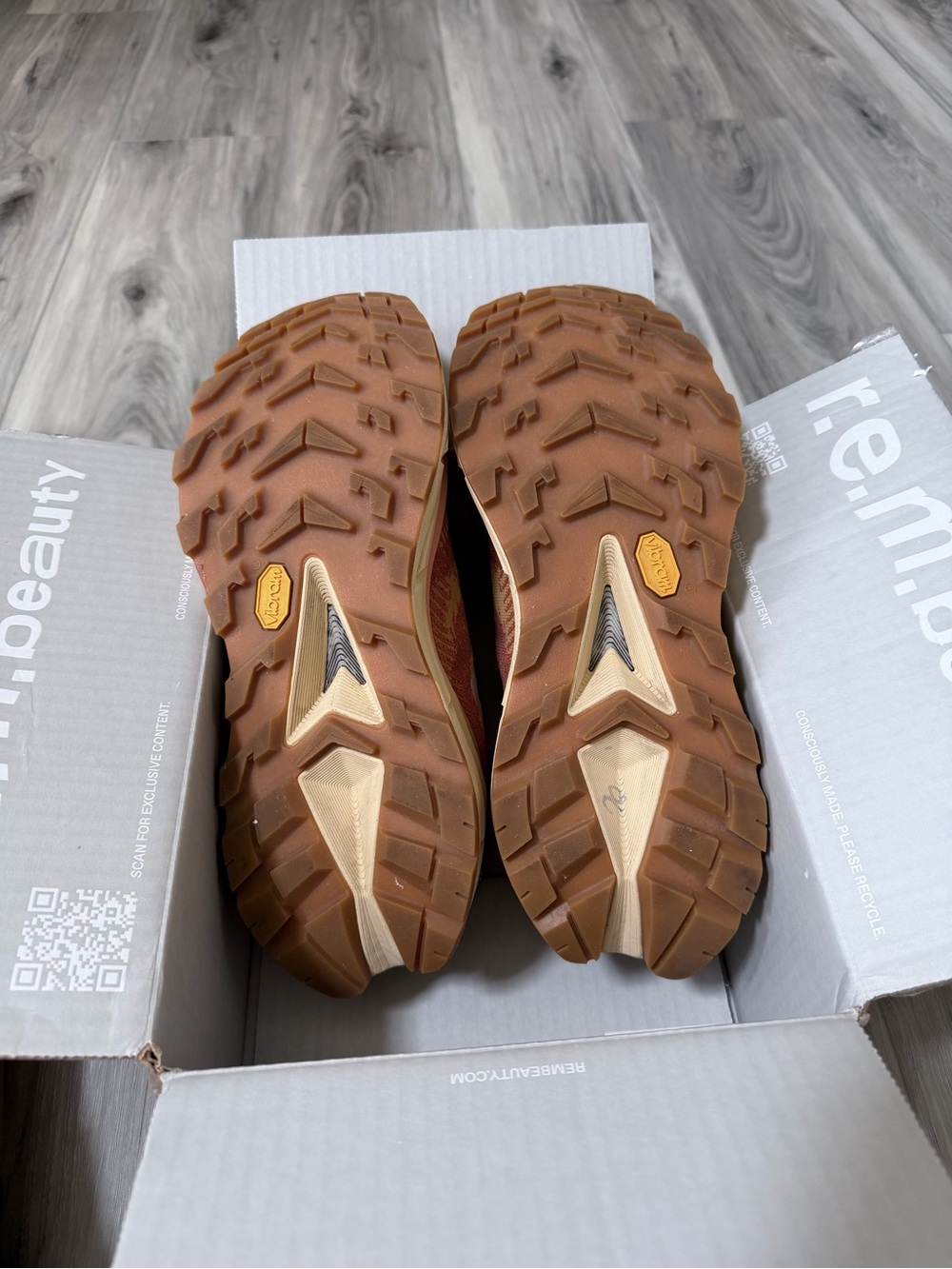 HOKA Skyline-Float X Women’s Size 9 Tan Pink Trail Hiking Shoes Vibram - Picture 12 of 12